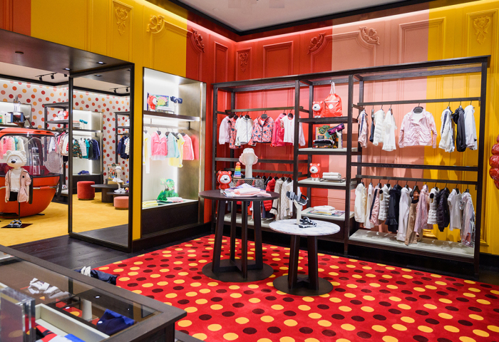 Moncler 在香港海港城购物中心新开一家童装精品店