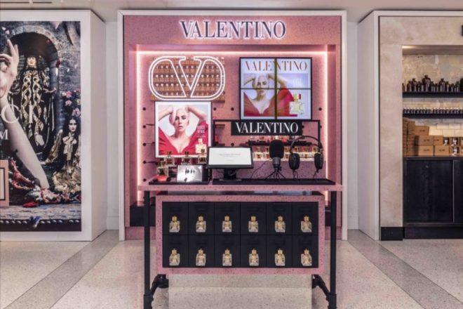 Valentino 全球首家美妆旗舰店开业