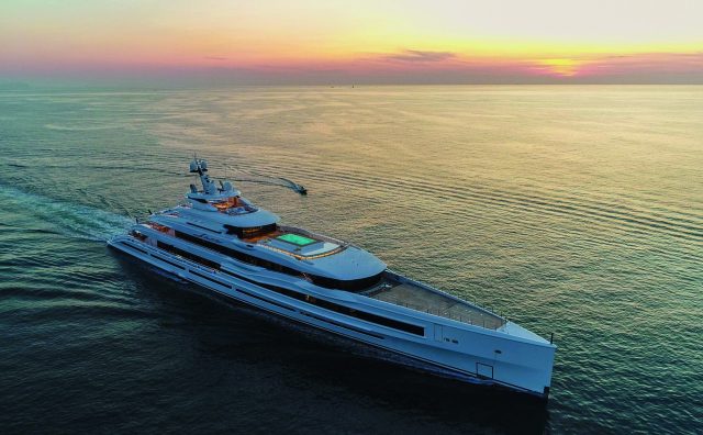 快讯：意大利游艇巨头阿兹慕｜贝尼蒂集团年度生产总值高达8.5亿欧元
