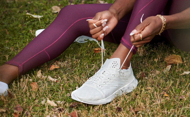 号称“全球最低碳的跑鞋”！Allbirds 与 Adidas 合作的首款运动鞋开启限量发售