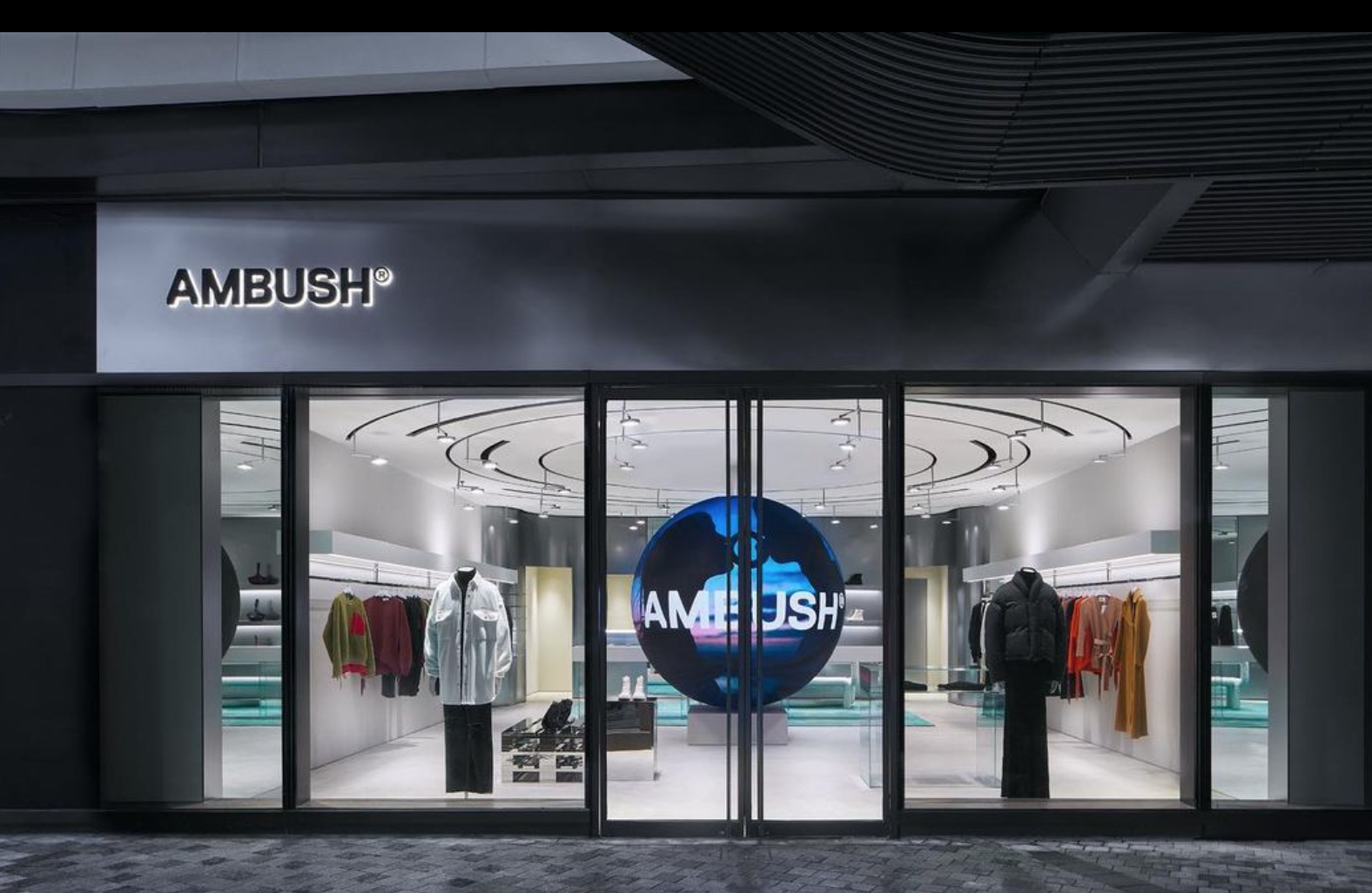 特写｜AMBUSH海外首店落户上海，为何这个“名气大过销售额”的潮牌后劲十足？