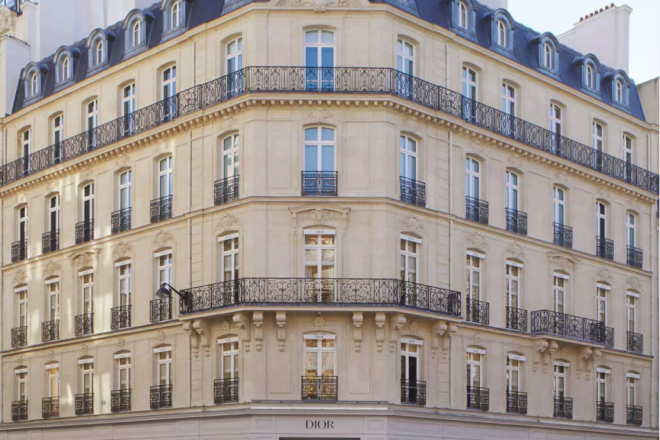 特写｜永不落幕的回顾展！探秘 Dior重装开业的巴黎老店和品牌展览馆