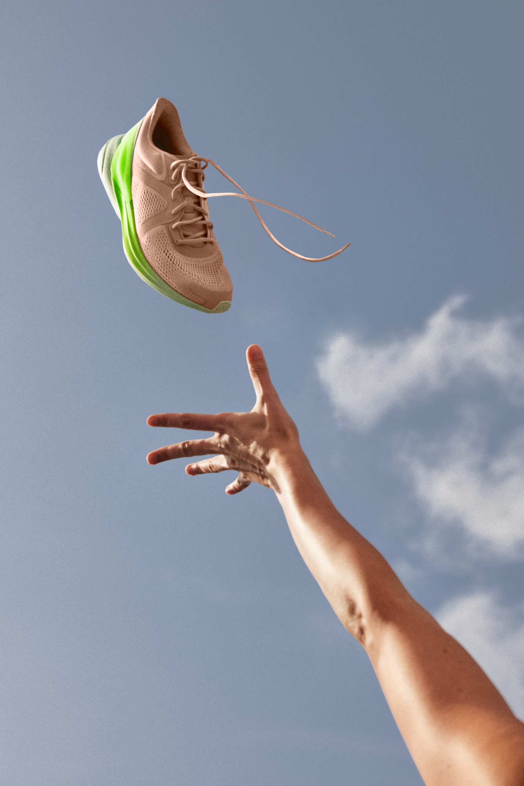 快讯｜lululemon 正式进军鞋履品类，将发售首款女士跑鞋 Blissfeel