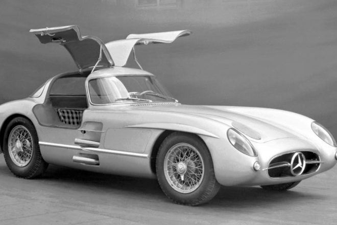 近十亿元人民币！一辆1955年的奔驰古董车拍出全球最高纪录