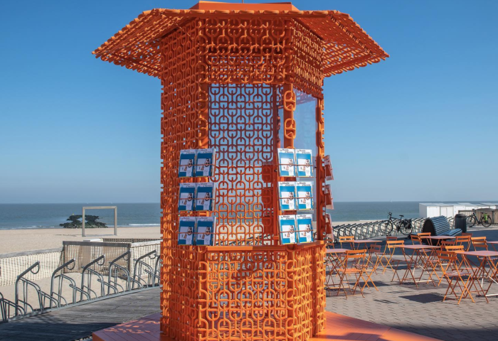 爱马仕在比利时荷兰边境的滨海城市开设快闪报亭