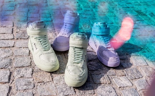 意大利街头时尚品牌 MSGM 与鞋履制造商 ACBC 合作推出首款可持续运动鞋 FG1