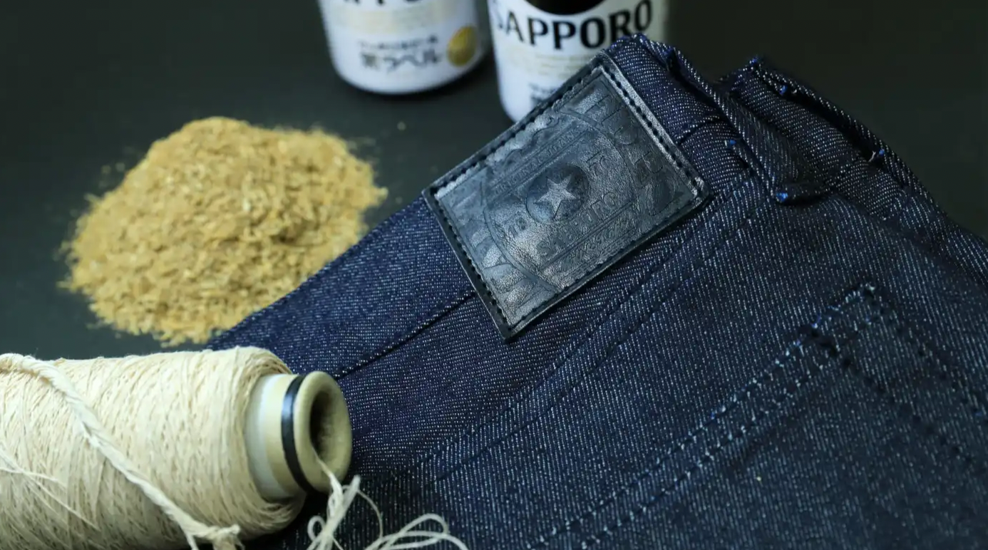 用酿造啤酒的废料生产牛仔裤！日本食品饮料公司如何通过回收再利用扩大品牌影响力？