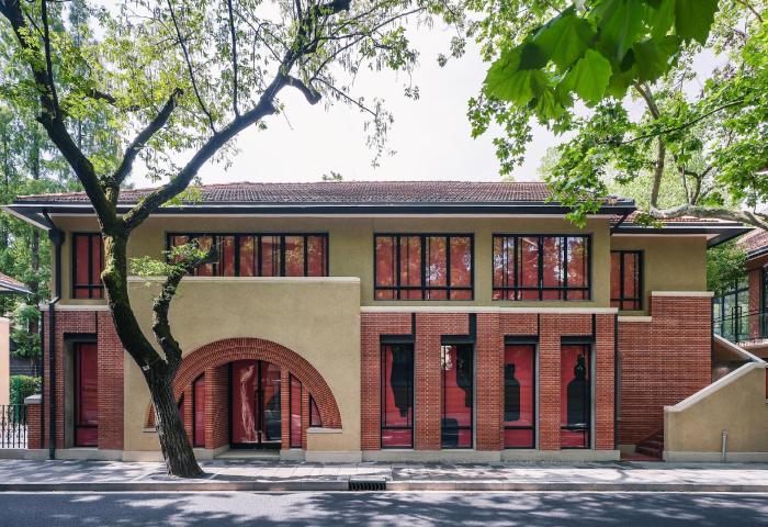 特写 | Aesop 中国首店为何备受瞩目？一文读懂这个“小众”护肤品牌崛起背后的“门店经”