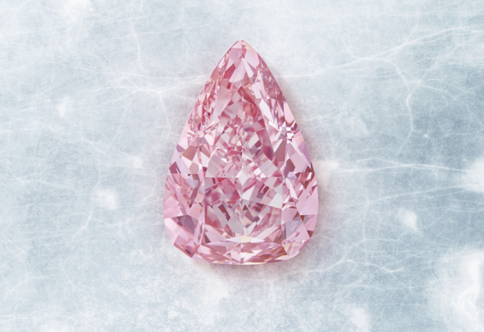 全球最大梨形切割艳彩粉钻 Fortune Pink 以2840万瑞士法郎成交