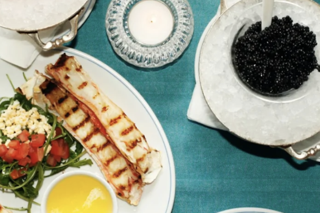 法国著名鱼子酱餐厅 Caviar Kaspia 进军时尚圈，发布定制滑雪板和羊绒服装
