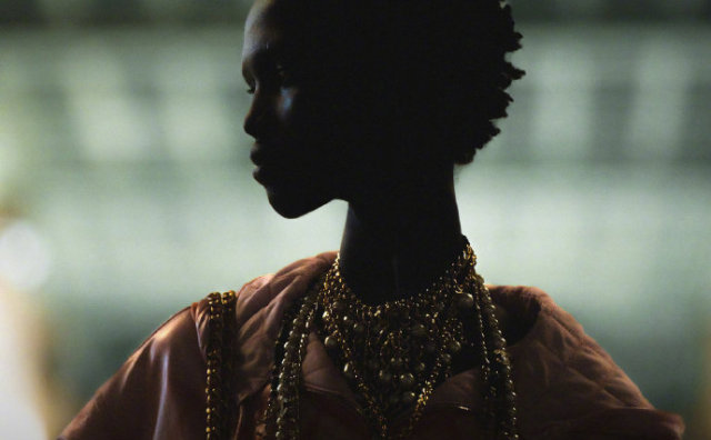 香奈儿首次在非洲举办大秀，推出2022/23“香奈儿-达喀尔”高级手工坊系列时装秀