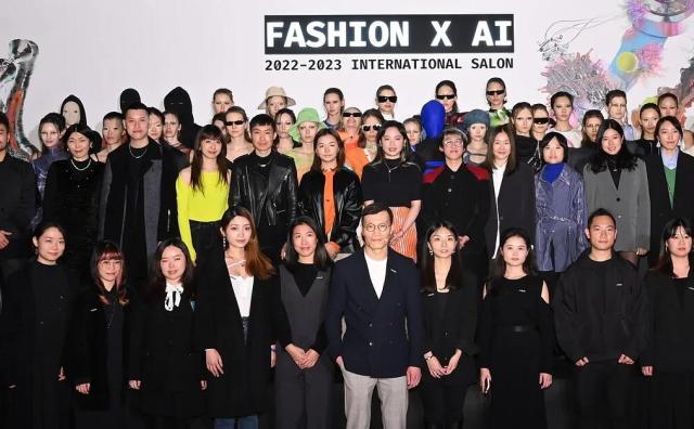 香港举办 Fashion x AI 时装秀，所有服装由设计师在人工智能软件帮助下完成