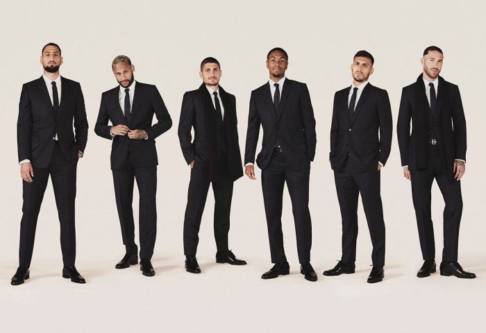 Dior 发布为梅西所在的巴黎圣日尔曼足球俱乐部设计的官方制服