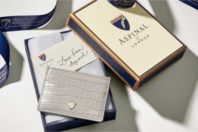 英国轻奢皮具品牌Aspinal of London最新财年营业额近3000万英镑，已转型为“数字优先”的公司