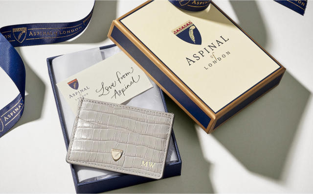 英国轻奢皮具品牌Aspinal of London最新财年营业额近3000万英镑，已转型为“数字优先”的公司
