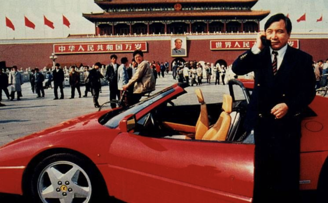 对话30年前中国内地第一位车主，法拉利为何把“话筒”交给消费者？