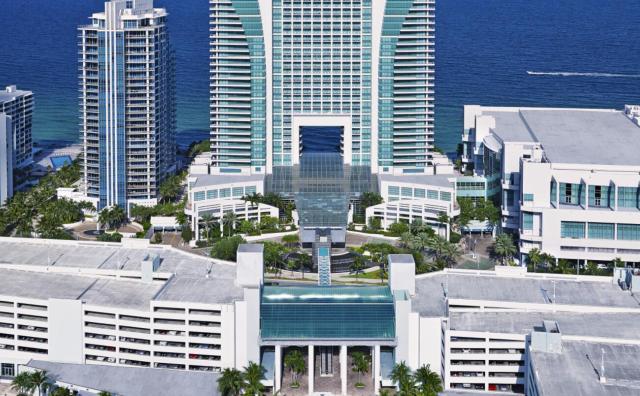 一年半来美国最大的酒店收购交易：佛罗里达州标志性海滨度假酒店 The Diplomat Beach Resort