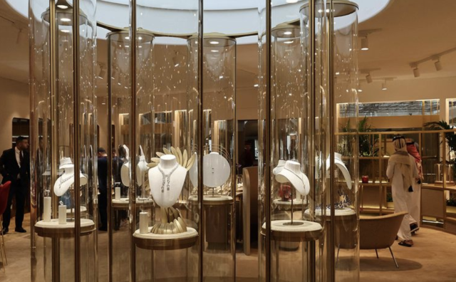 第19届多哈珠宝和钟表展圆满闭幕，卡塔尔女性珠宝商大放异彩