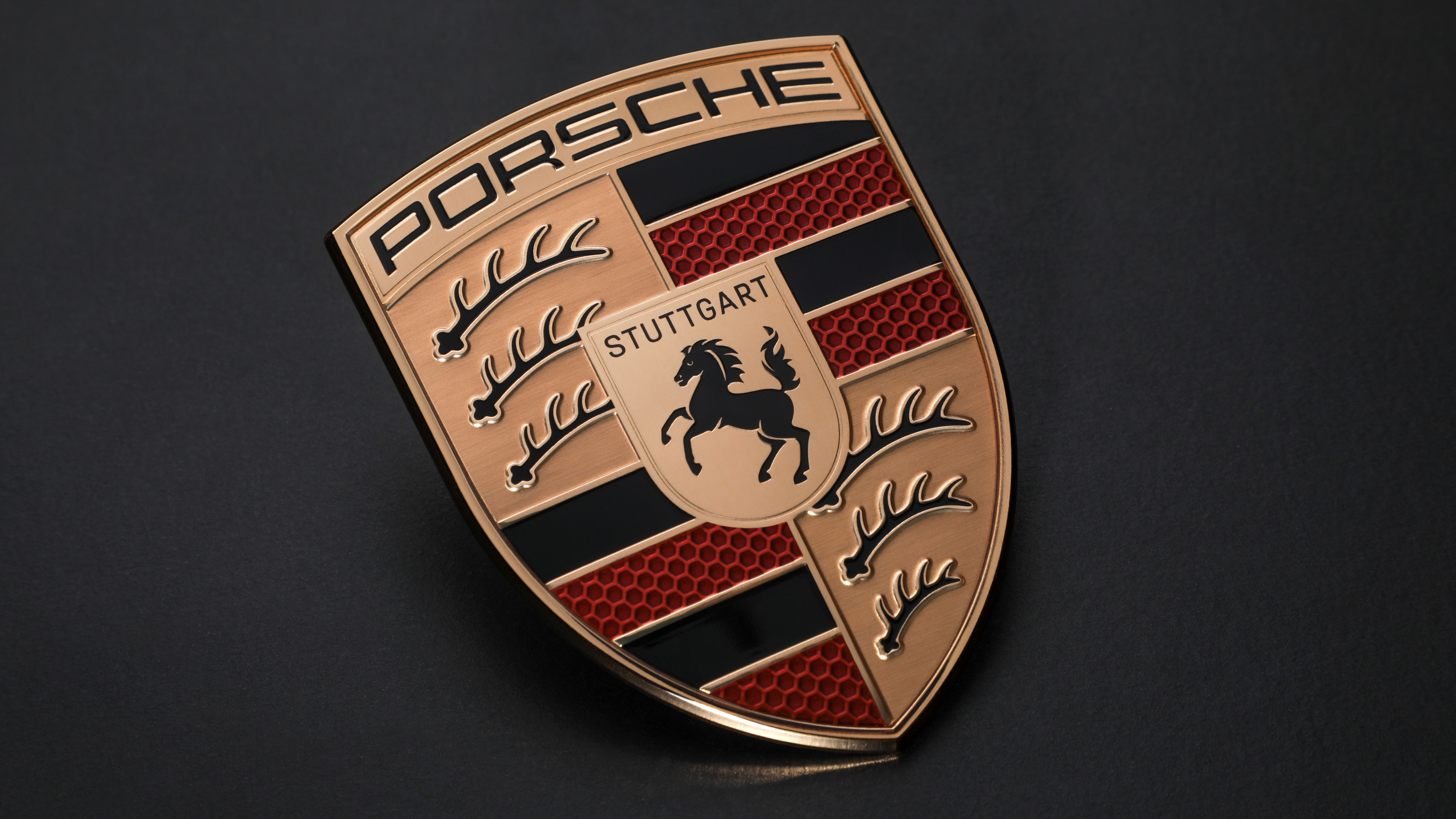 深度｜市值最高的豪车品牌，保时捷 Porsche 为何再度换标？