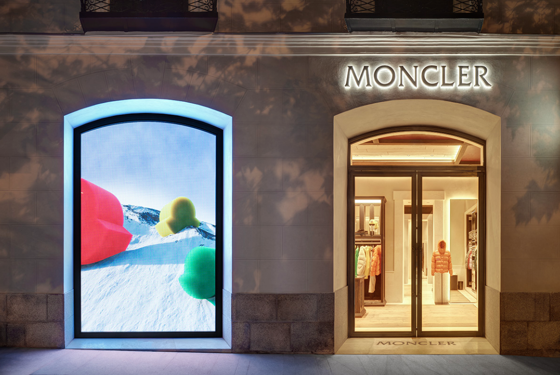 Moncler集团上半年销售额突破10亿欧元大关，Stone Island 品牌迎来新任CEO