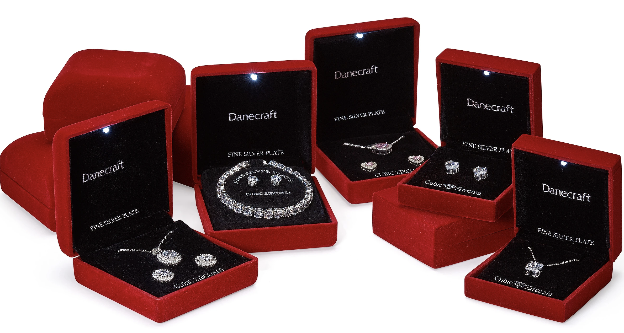 美国配饰生产商 American Exchange 收购珠宝公司 Danecraft 及旗下品牌