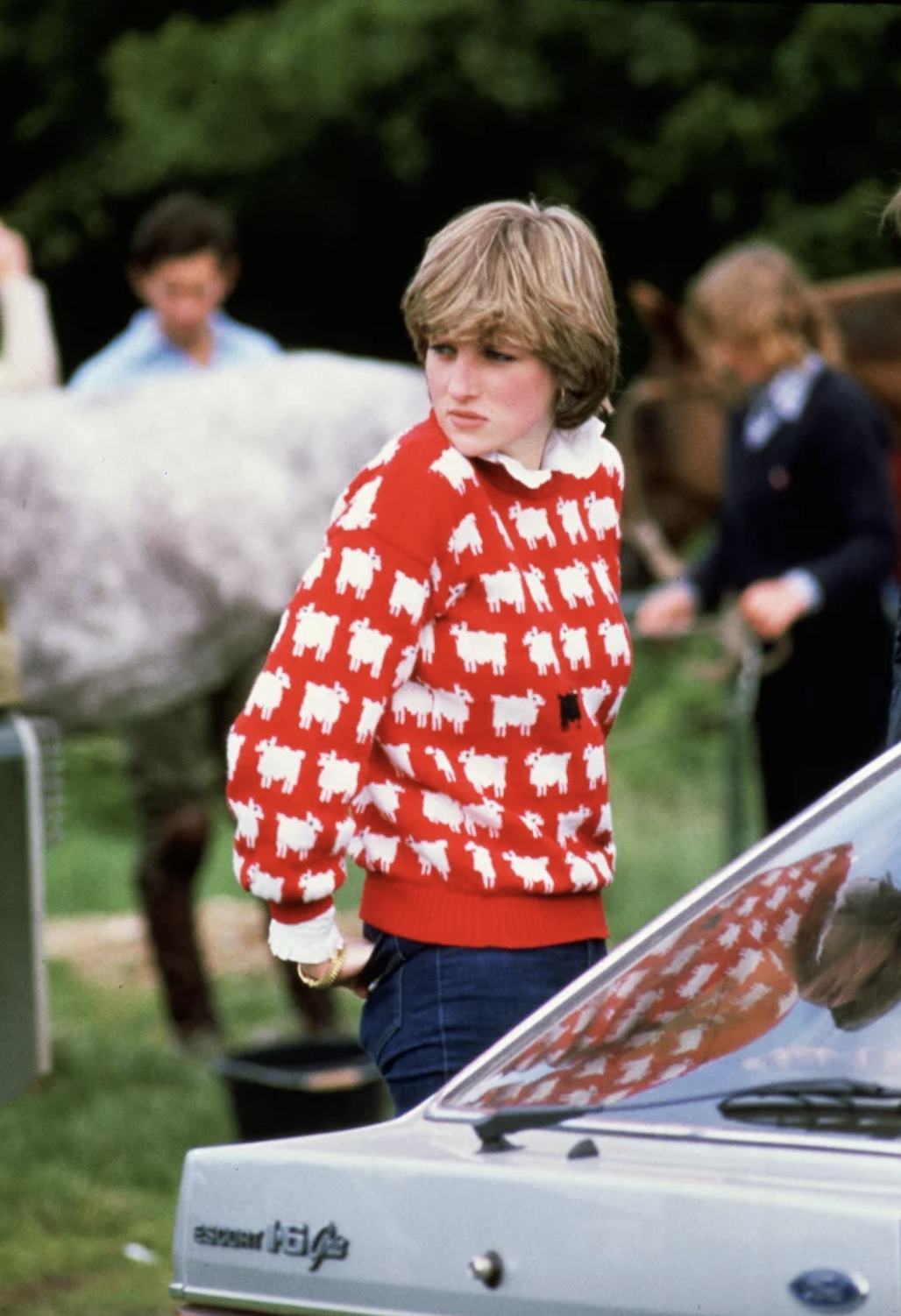114万美元！戴安娜王妃的“黑绵羊”毛衣创下史上最高毛衣拍卖价