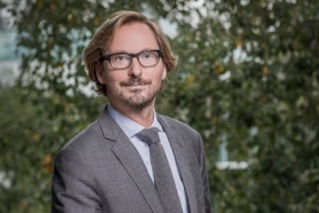 L'ÉCOLE珠宝艺术中心在上海开幕，梵克雅宝全球总裁及首席执行官 Nicolas Bos 接受《华丽志》专访