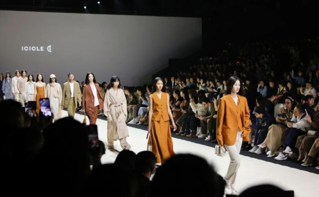 “我们要回归对品牌真实受众的关注”ICICLE之禾在2024春夏上海时装周带来开幕大秀