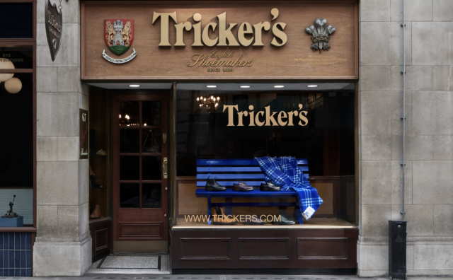 强化“英国制造”，Burberry 与 Tricker’s 推出联名鞋履