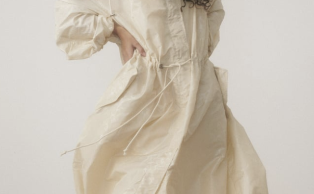Stella McCartney 推出首款采用“生物回收技术”制成的服装