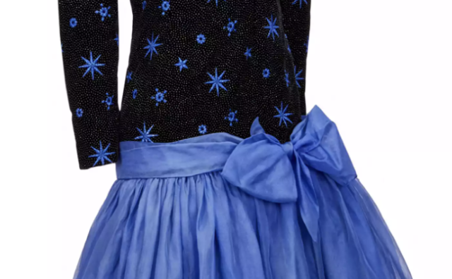 戴安娜王妃一件连衣裙拍出近115万美元的创纪录价格，高出预期11倍