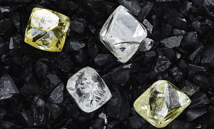 钻石原石价格缓慢回升，国际钻石开采巨头De Beers、 Alrosa均恢复销售