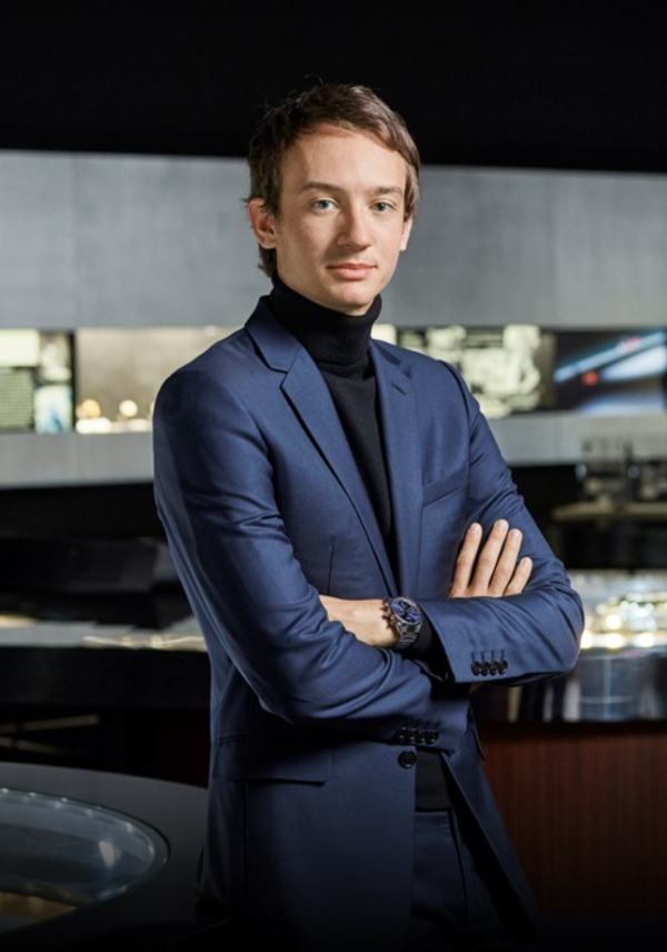 人事六则丨Arnault的四子出任LVMH集团手表部门CEO，《Vogue》老将回归任全球创意总监，Valentino、K-Swiss、Caruso等高管任命