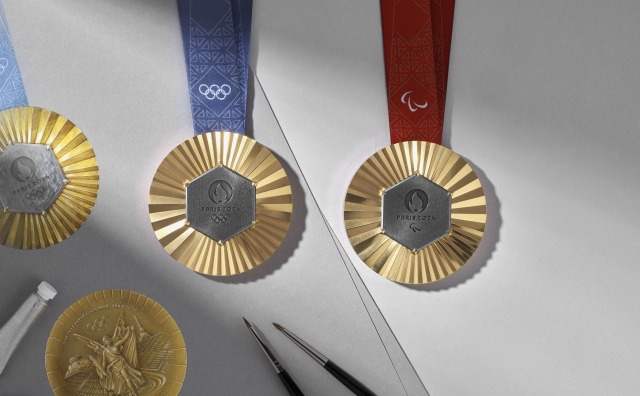 巴黎奥运会奖牌出炉！由LVMH集团旗下高级珠宝品牌 Chaumet 打造