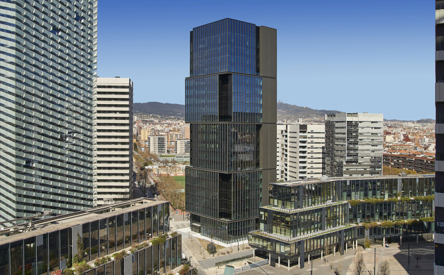 Puig 在总部巴塞罗那的第二座办公楼扩建落成