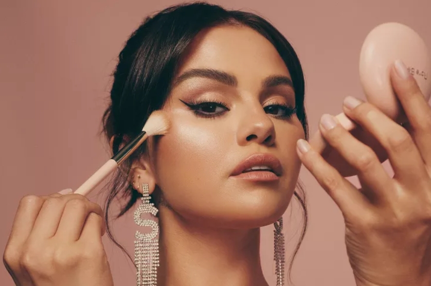 传：Selena Gomez 考虑出售个人美妆品牌 Rare Beauty