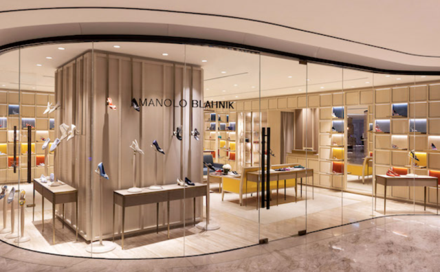 英国奢华鞋履品牌 Manolo Blahnik 香港首店在利园开业