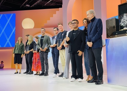 华丽现场丨LVMH集团主席 Arnault 为中国创业公司颁发创新大奖，现场解说创业成功三要素