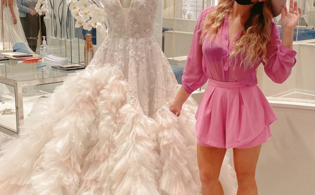 美国婚纱设计师 Hayley Paige 赢得三年半官司，收回自己的所有知识产权