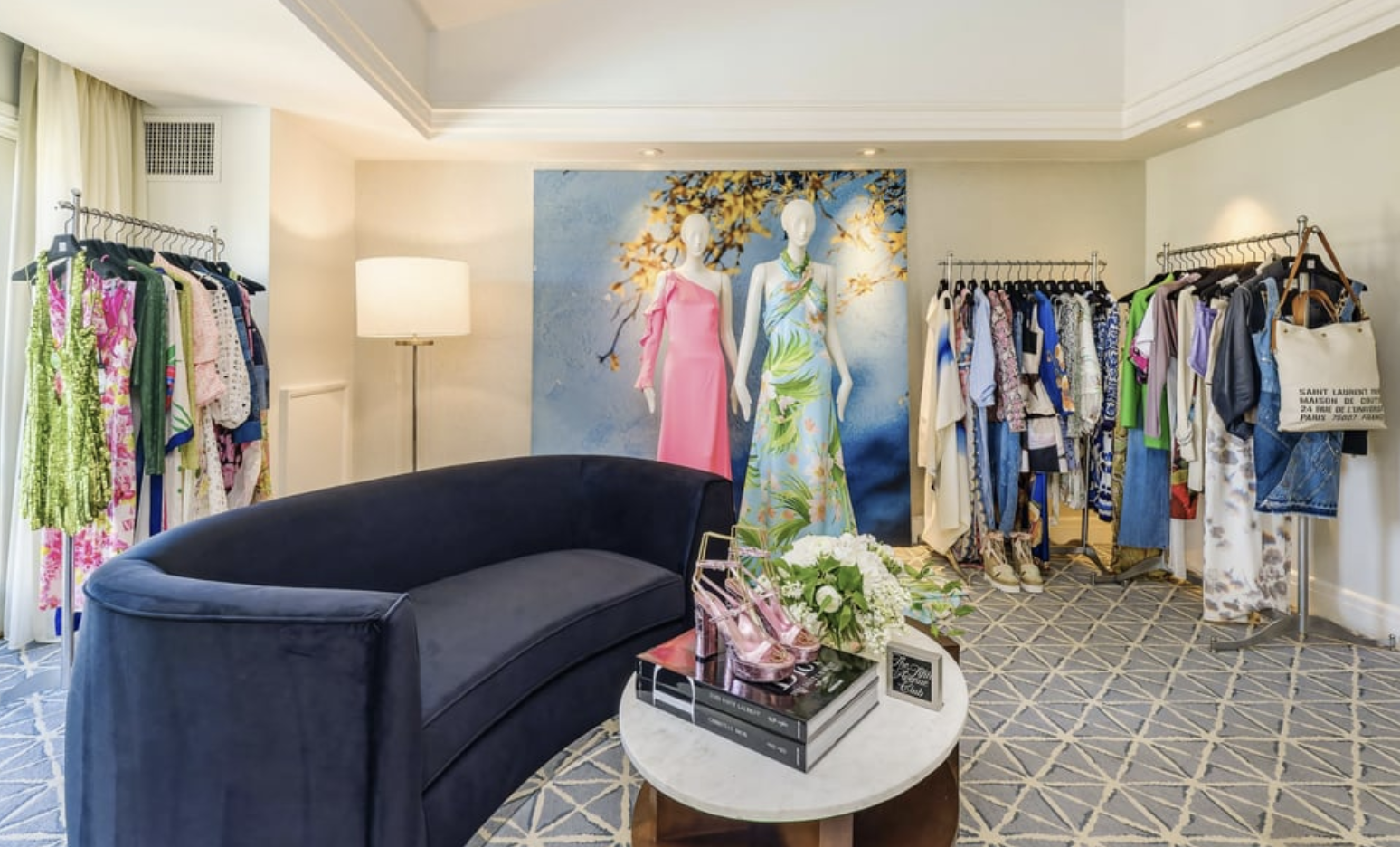 美国奢侈品百货 Saks Fifth Avenue 拓展私人购物和造型服务，与豪华酒店深度合作