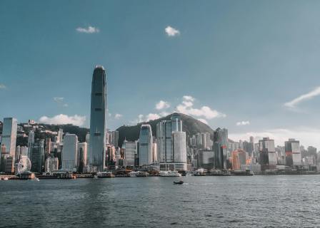 香港7月份珠宝钟表及名贵礼物销售同比升19.7%，零售业总体连续第15个月录得增长