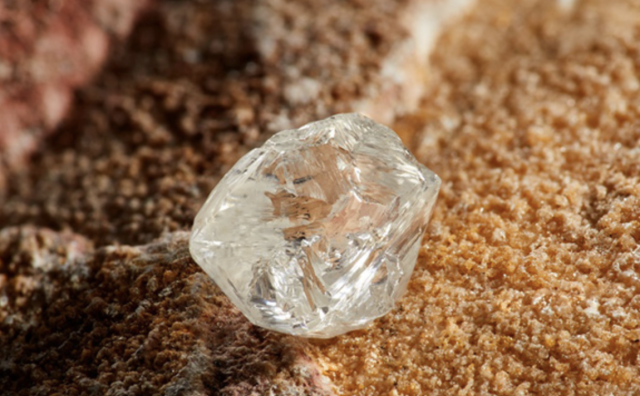 De Beers 二季度钻石原石产量同比下滑15%