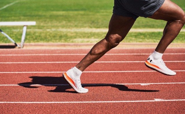 重塑努力见效！Under Armour 最新季报超出预期，股价应声大涨近20%