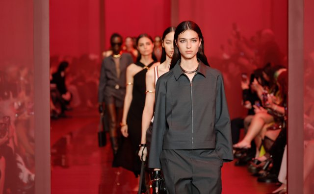 开云集团管理层谈 Gucci 转型：我们在短期内所承受的痛苦增加，但实现目标的决心不变