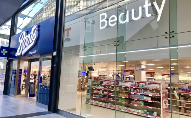 美国和英国的健康美容零售商 Walgreen 和 Boots 的母公司被美国私募基金 Sycamore 收购