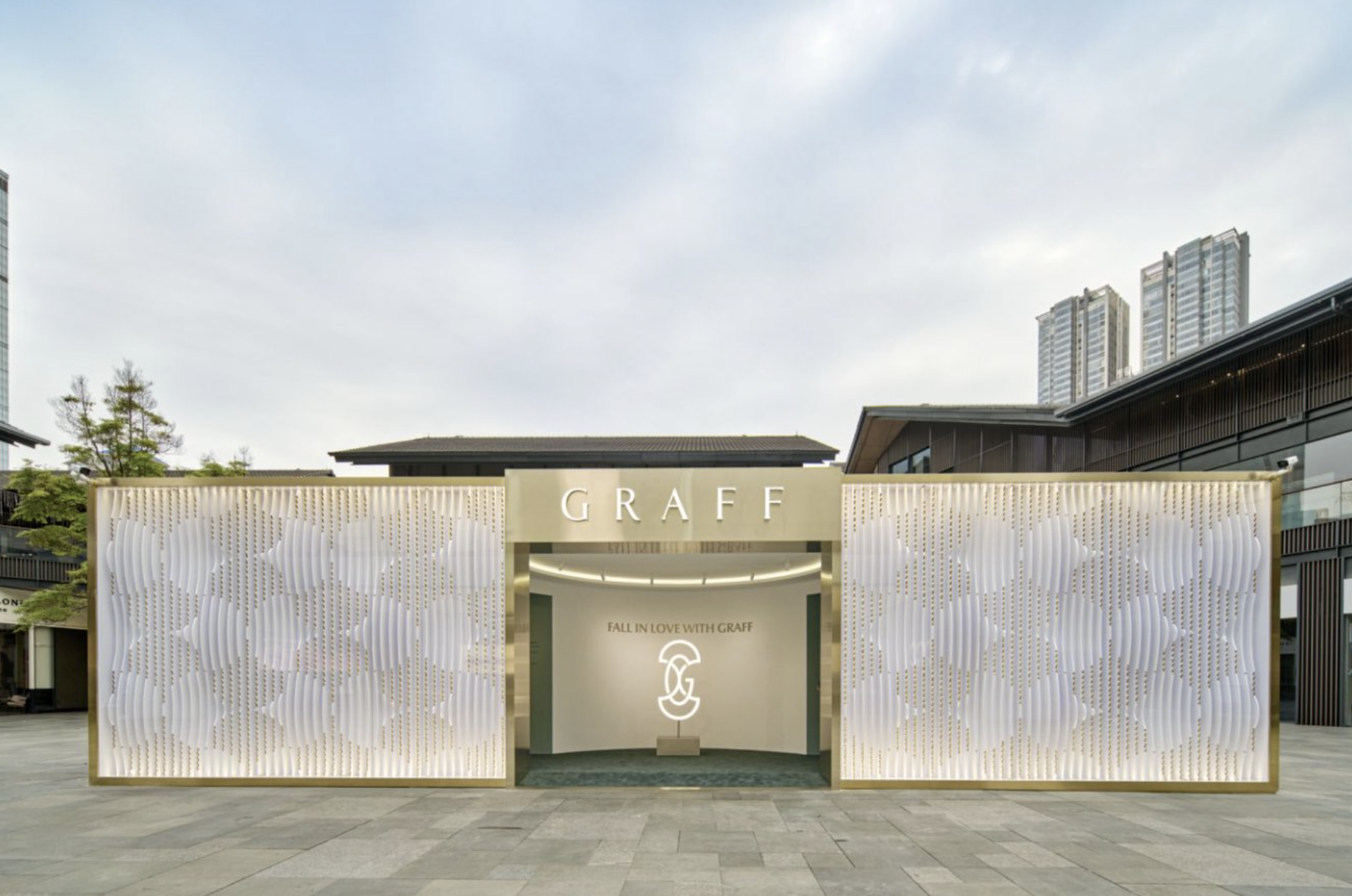 华丽现场｜GRAFF 在成都太古里举办婚嫁珠宝限时体验展