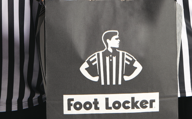 作价25亿美元，美国运动鞋零售商 Foot Locker 被同行 DICK’S Sporting Goods 收购