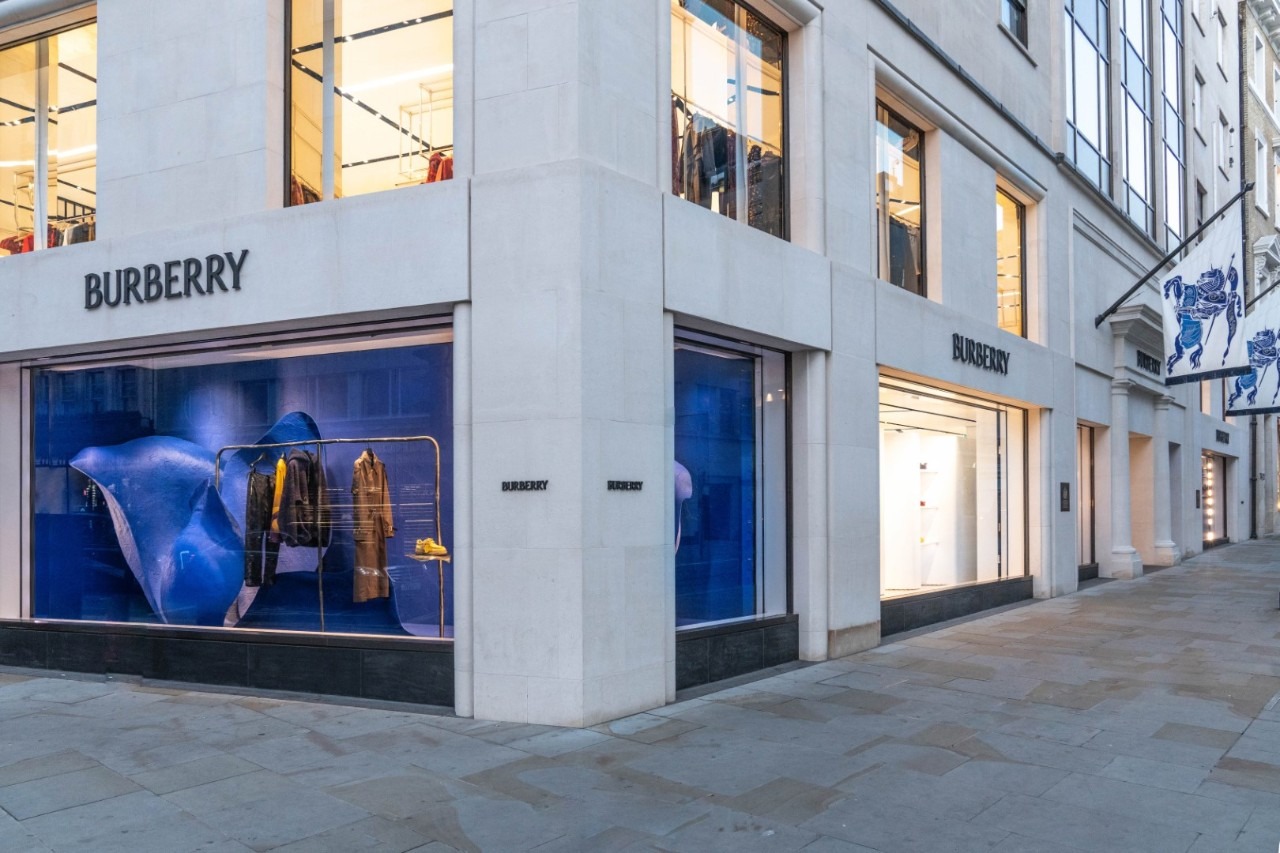 Burberry新战略“立竿见影”，股价单日涨17%！CEO称：我已从“隐约乐观”变为“很有信心”