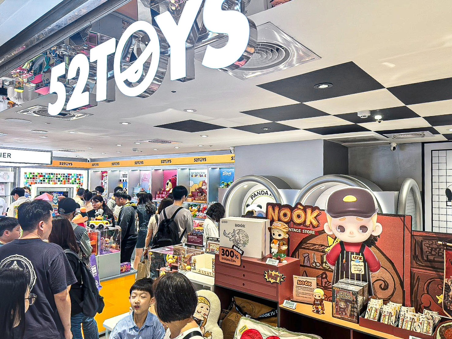 52TOYS 成为继泡泡玛特、布鲁可后第三家拟在港交所上市的 IP玩具公司