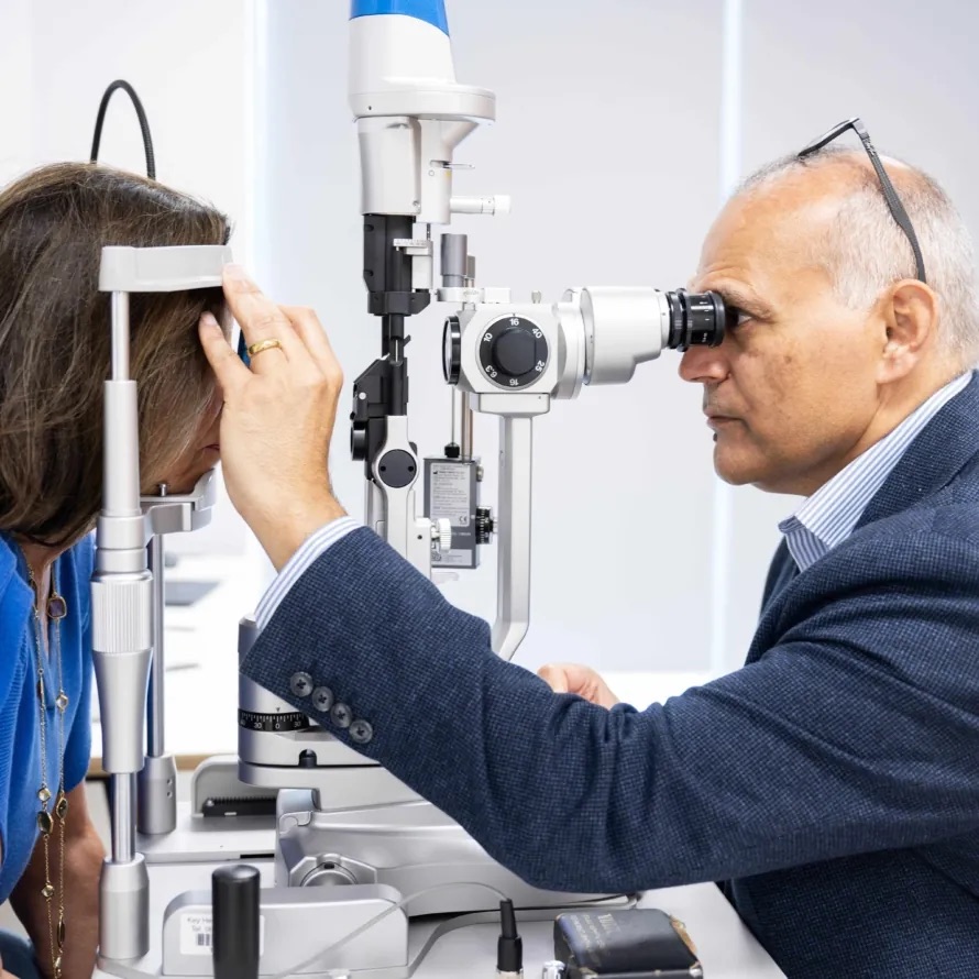 EssilorLuxottica 收购眼科平台 Optegra